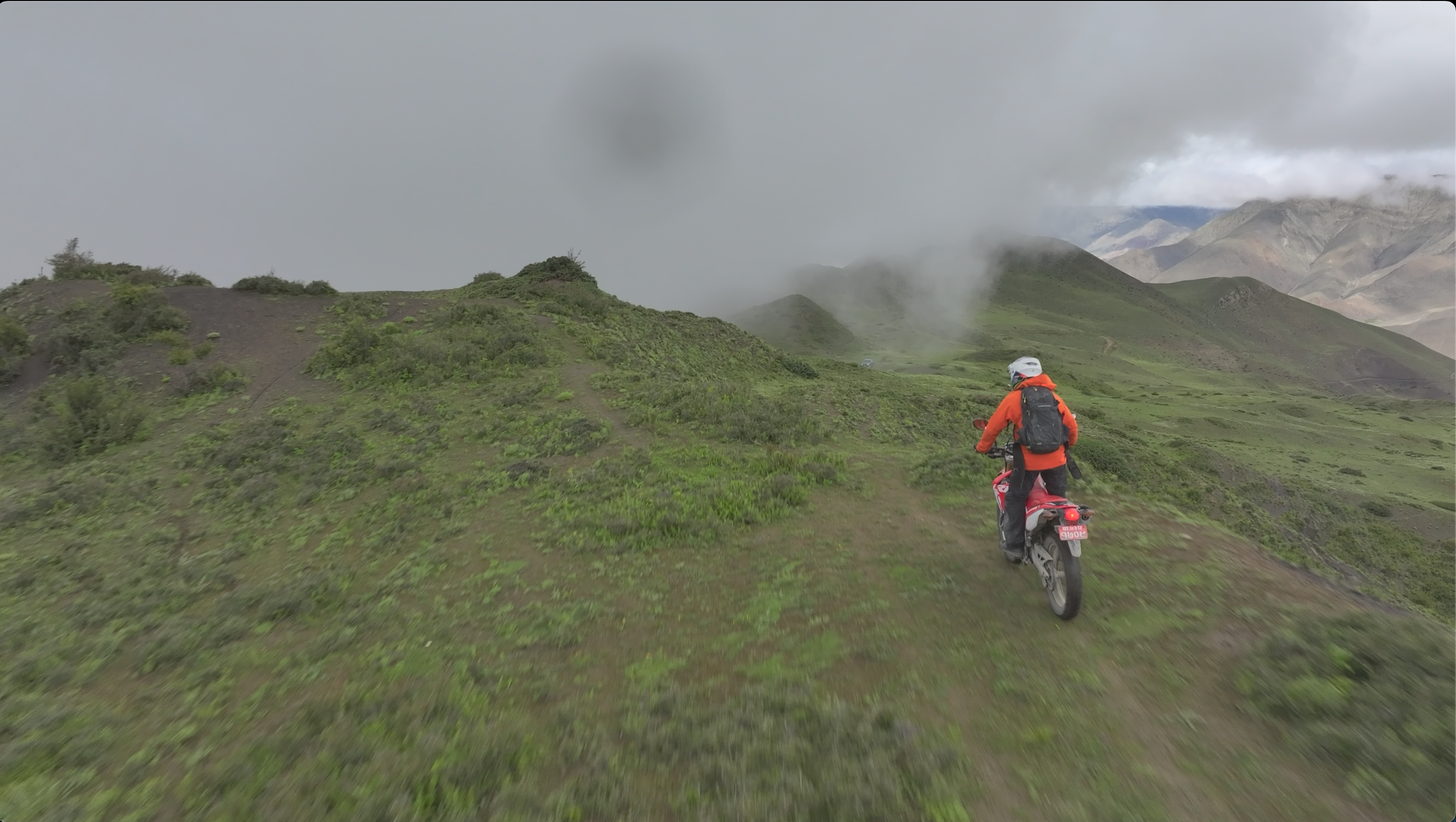 Mustang Plateau Moto Exploration